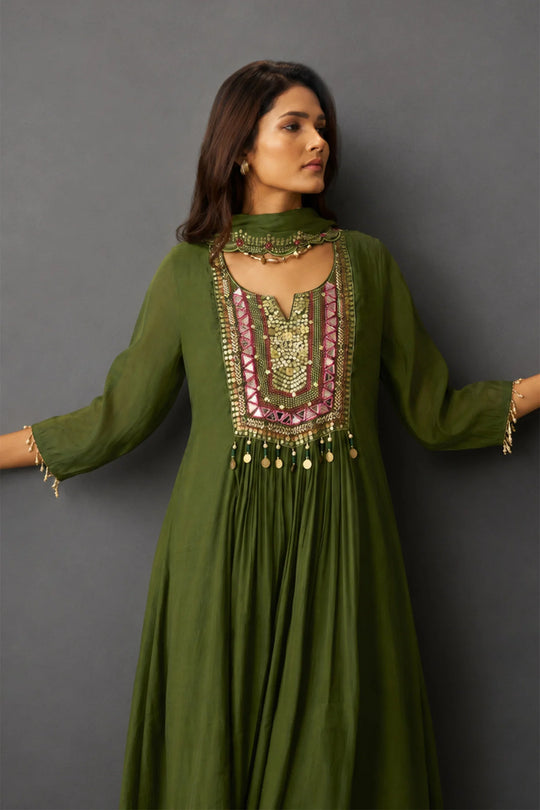 Panna Jharokha Embroidered Kurta Set