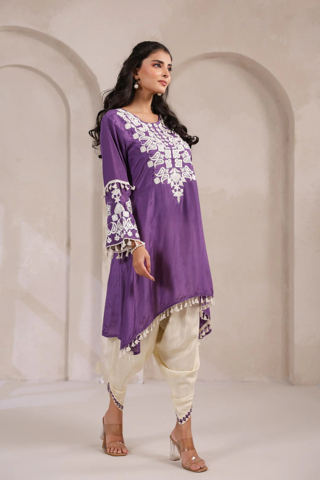 Helio Chinon Embroidered Kurta Pant Set