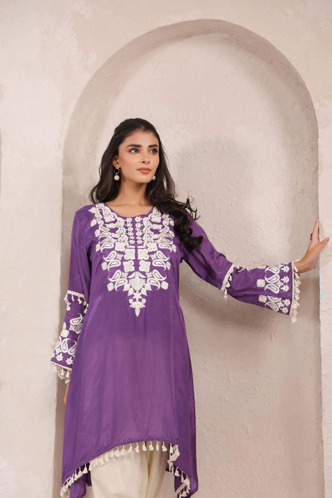 Helio Chinon Embroidered Kurta Pant Set