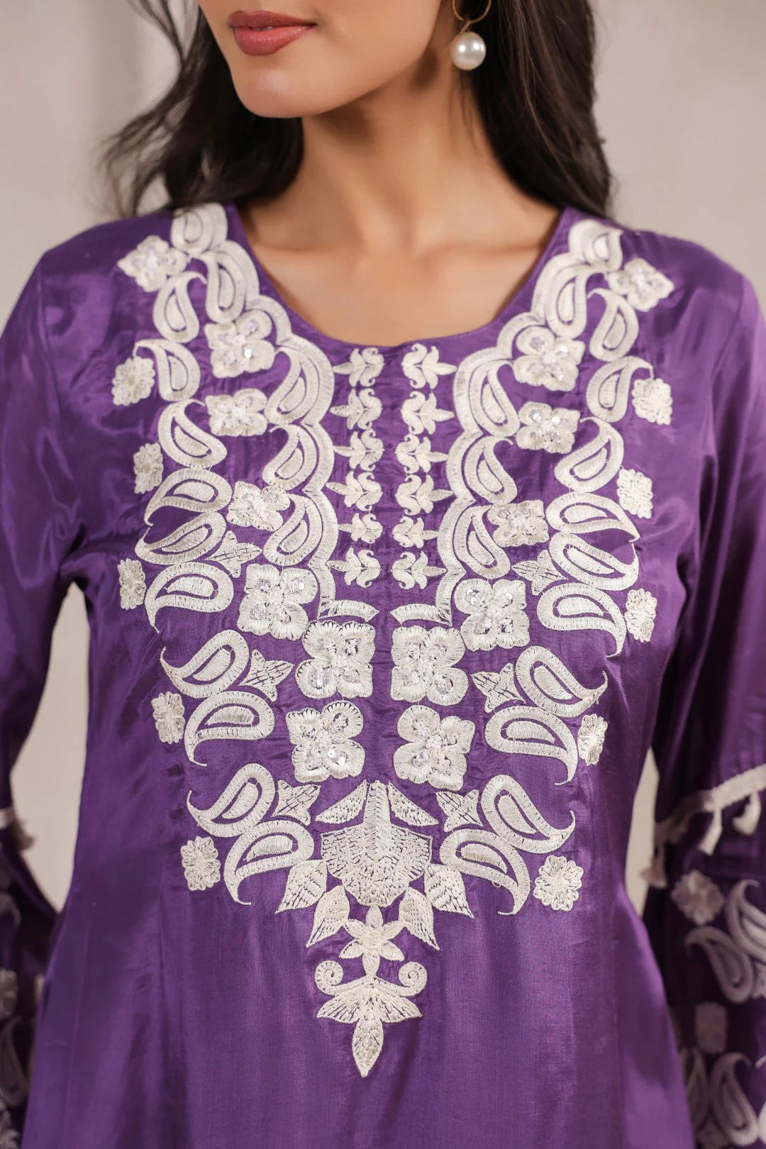 Helio Chinon Embroidered Kurta Pant Set