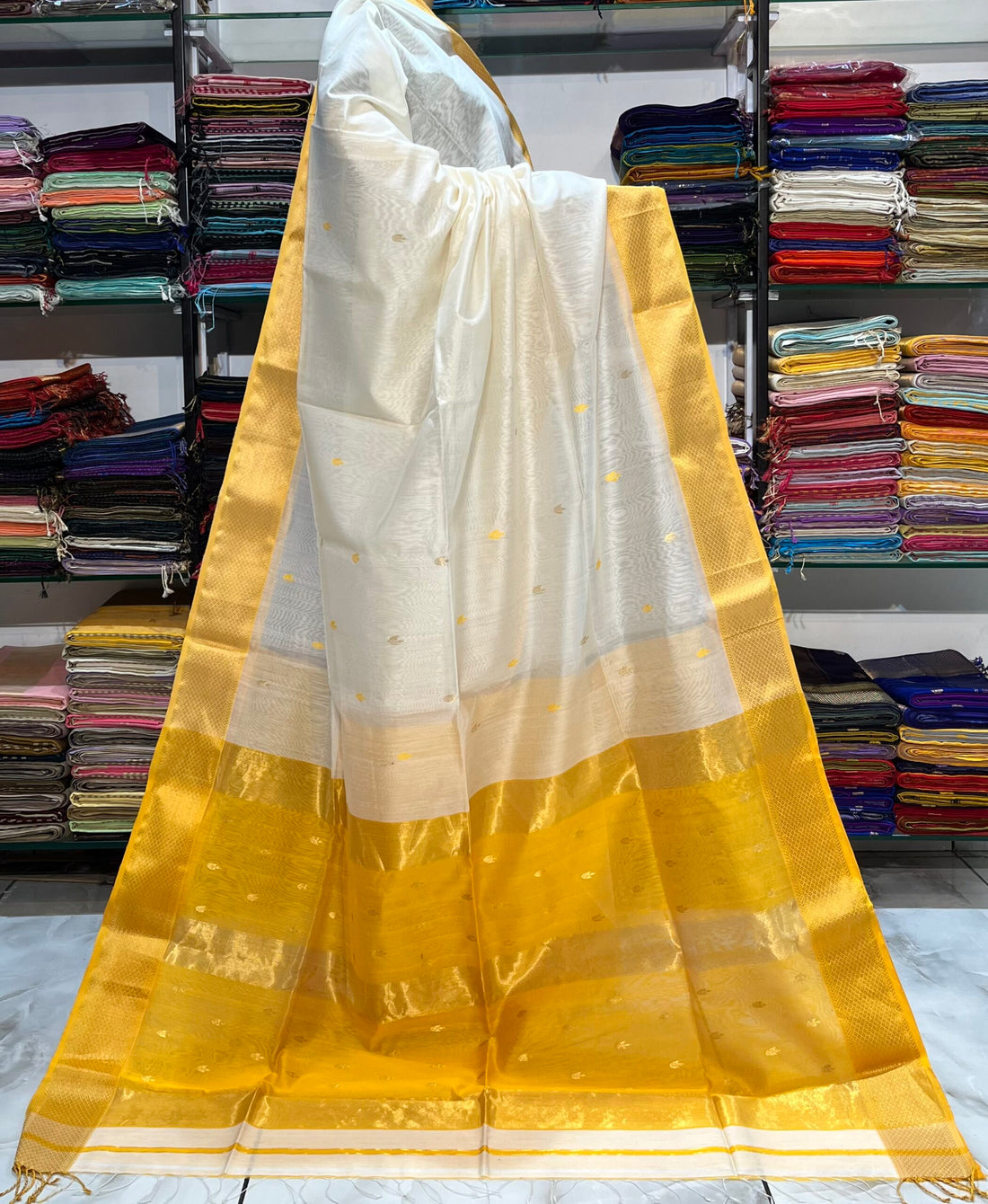 NAYANTARA PURE DIYA BUTTI MAHESHWARI SAREE