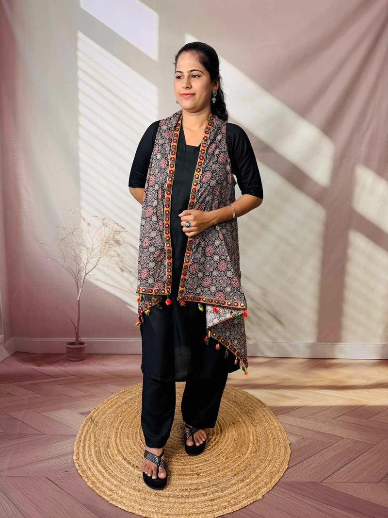 Riwaayat Maroon Handcrafted Cotton Embroidered Shrug