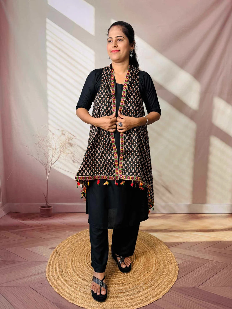 Riwaayat Maroon Handcrafted Cotton Embroidered Shrug