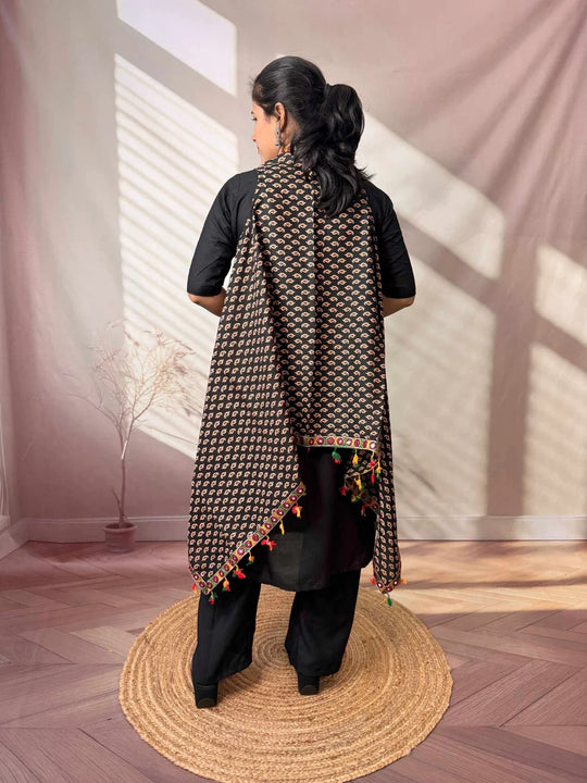 Riwaayat Maroon Handcrafted Cotton Embroidered Shrug