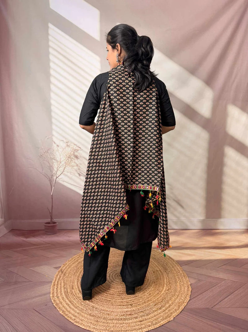 Riwaayat Maroon Handcrafted Cotton Embroidered Shrug