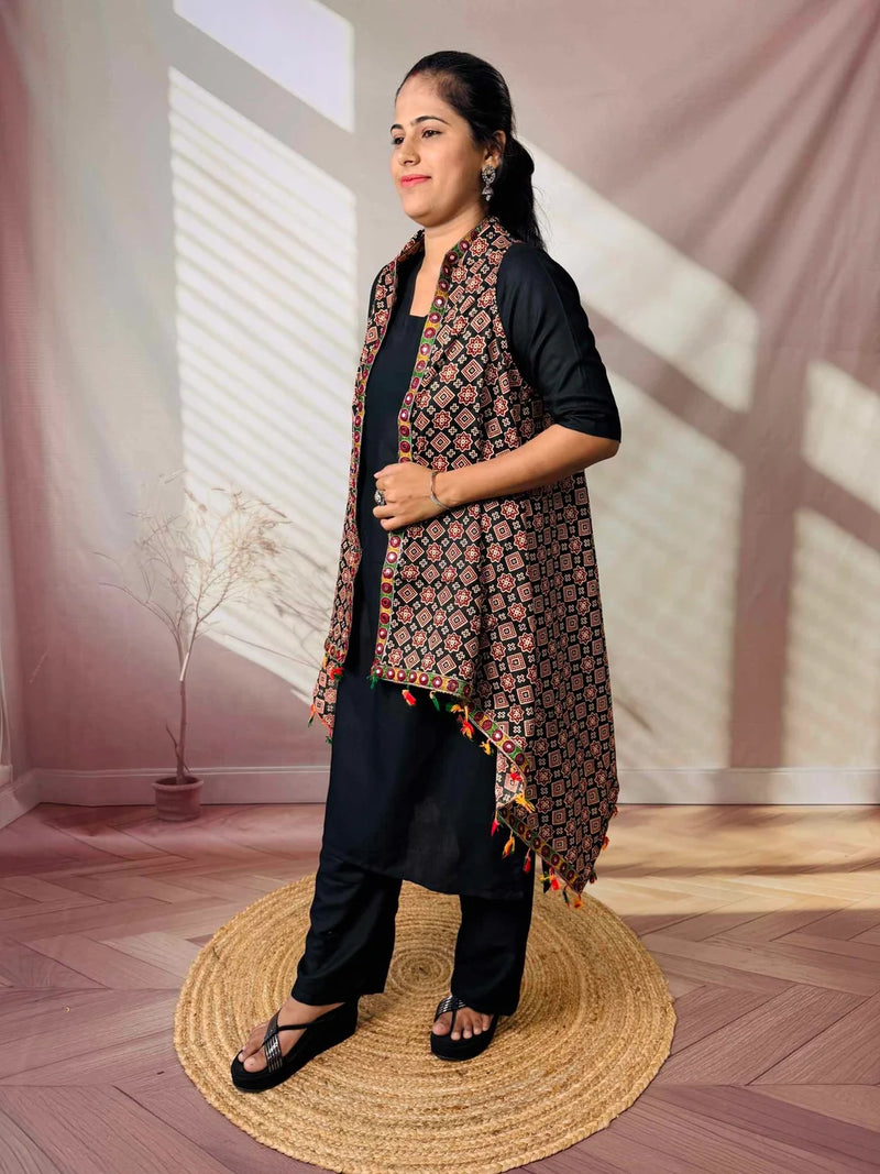 Riwaayat Maroon Handcrafted Cotton Embroidered Shrug