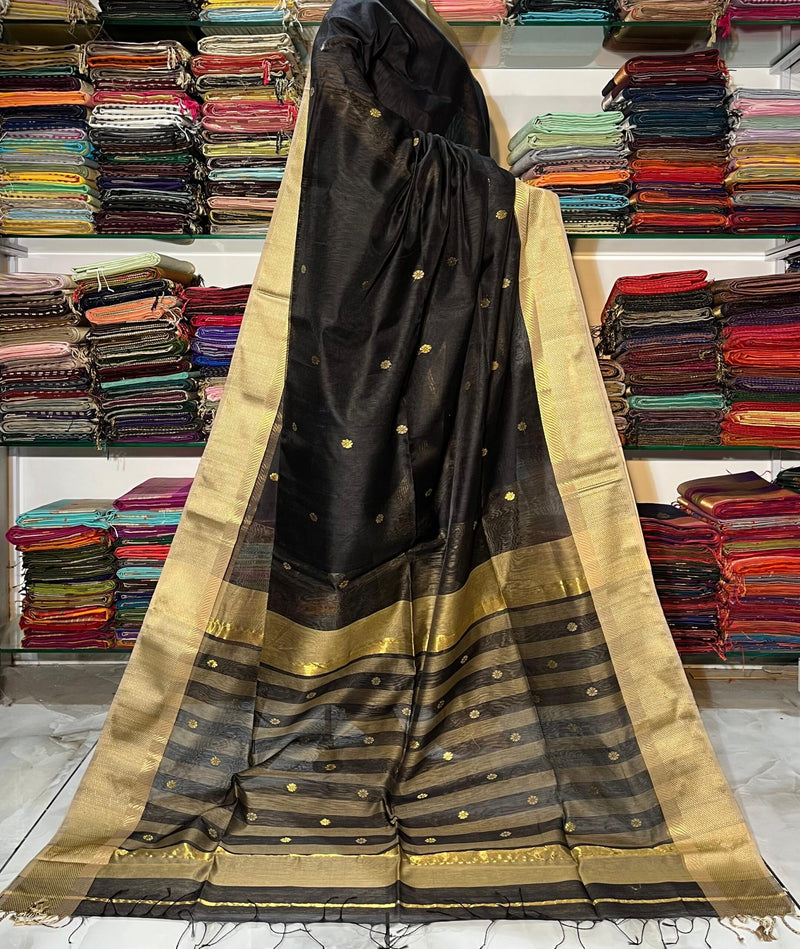 Nayantara Maheshwari Kali Border Buti Saree
