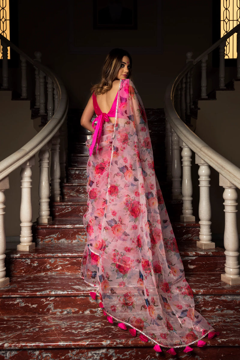 Lightweight saree for parties