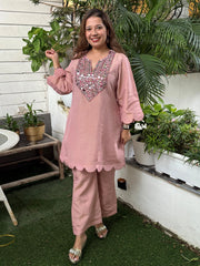 Blush Pink Tissue Scalloped Mirror Set