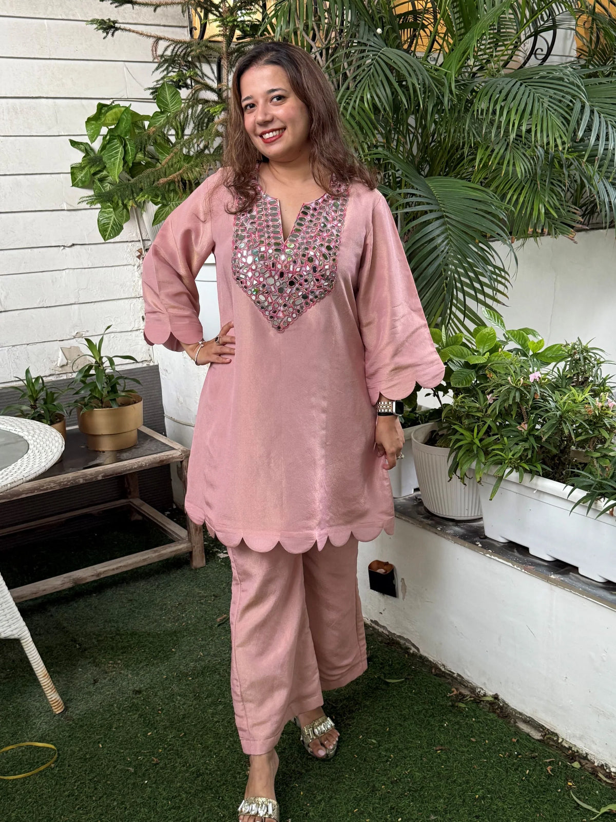 Blush Pink Tissue Scalloped Mirror Set