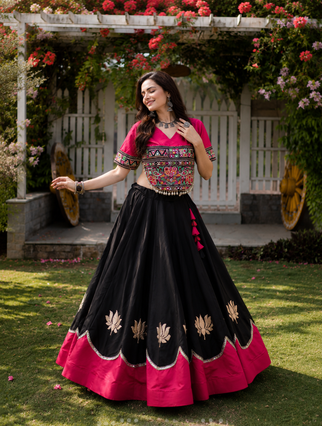 Raas Rang Kutchi Gamthi Navratri Lehenga Set
