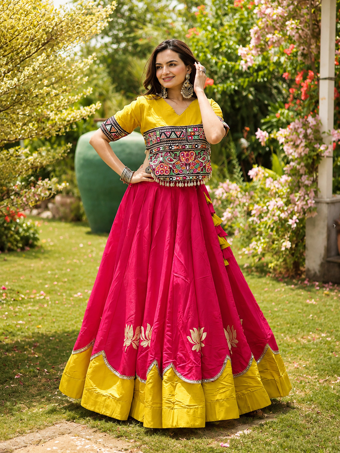 Raas Rang Kutchi Gamthi Navratri Lehenga Set