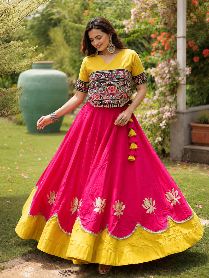 Raas Rang Kutchi Gamthi Navratri Lehenga Set