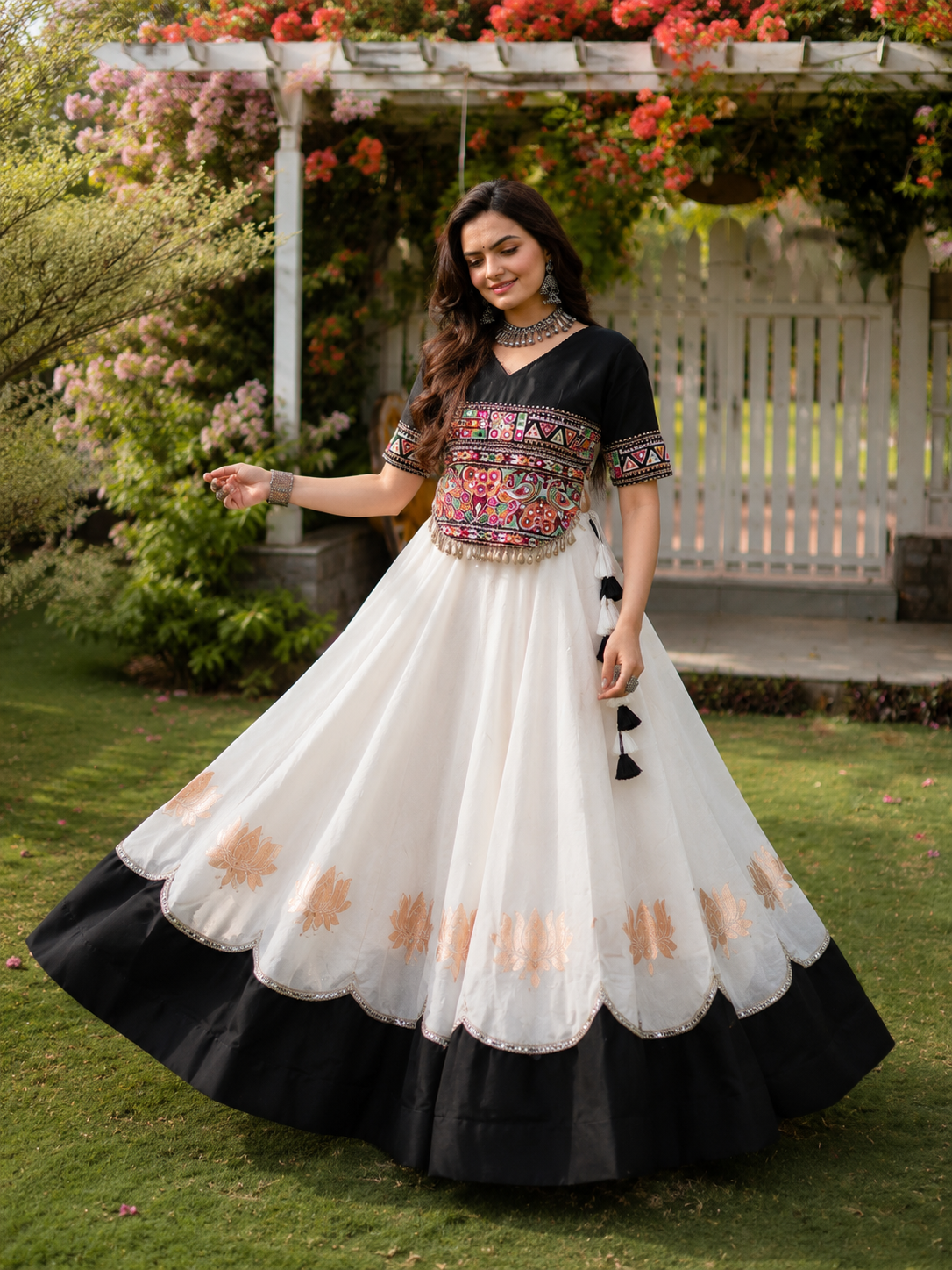 Raas Rang Kutchi Gamthi Navratri Lehenga Set