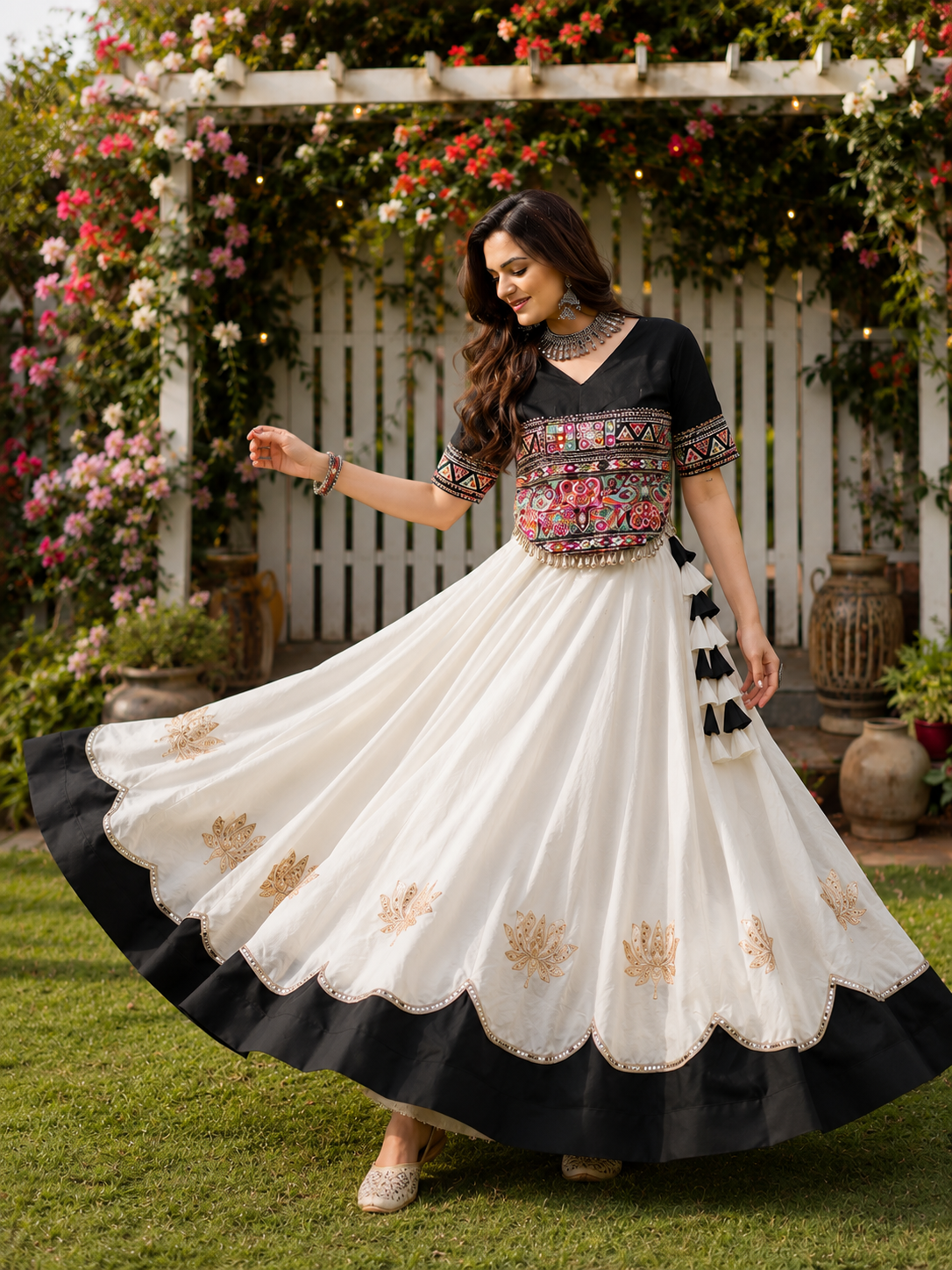Raas Rang Kutchi Gamthi Navratri Lehenga Set