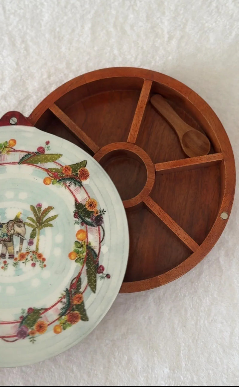Round Elephant Mango Wood Spice & Dry Fruit Box