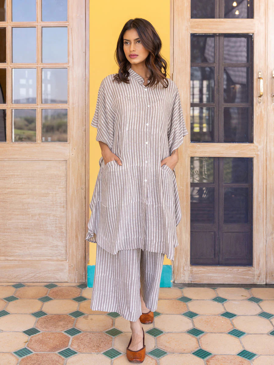 grey shirt dress