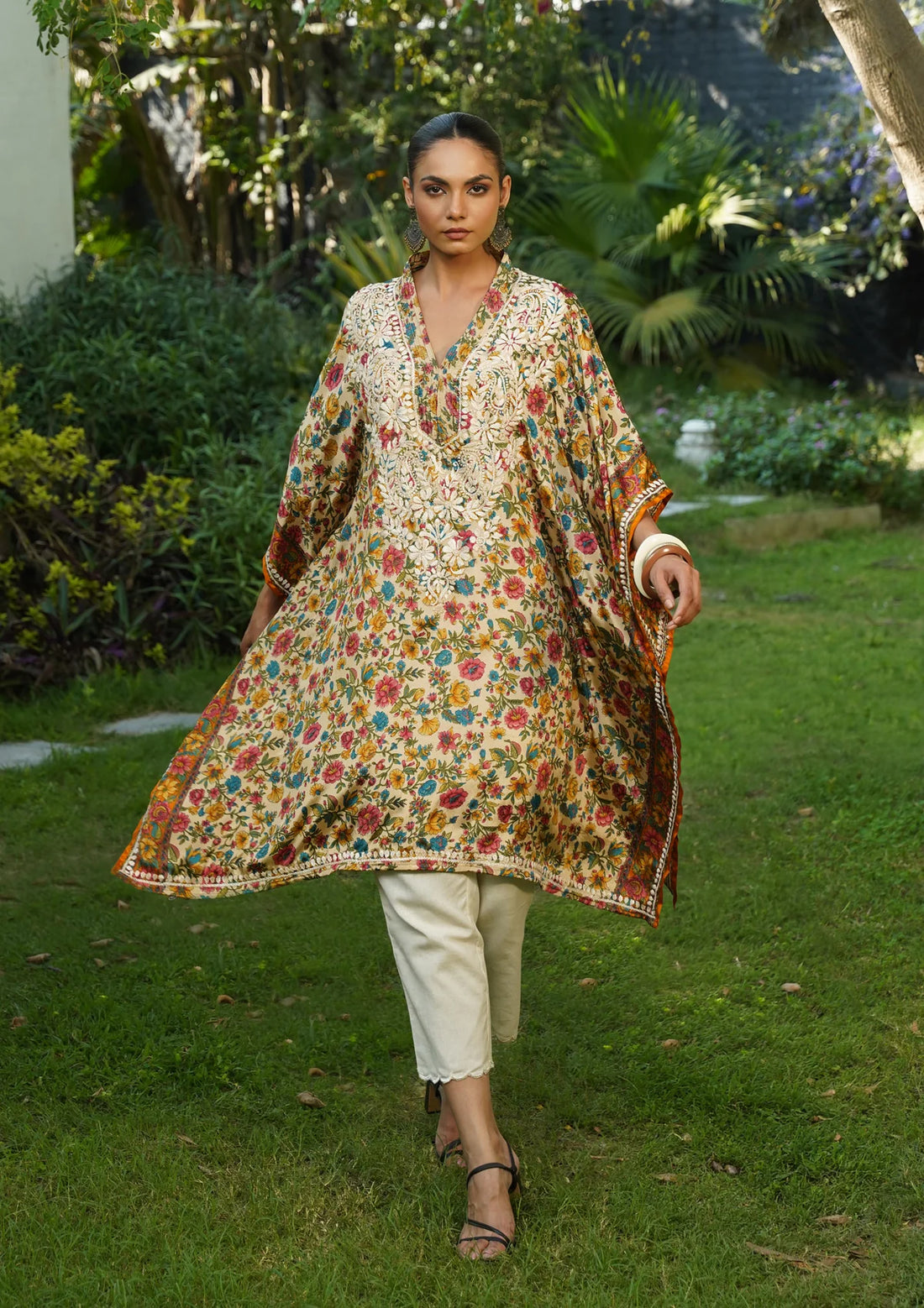 Sunheri Chikankari Luxe Kaftan Set