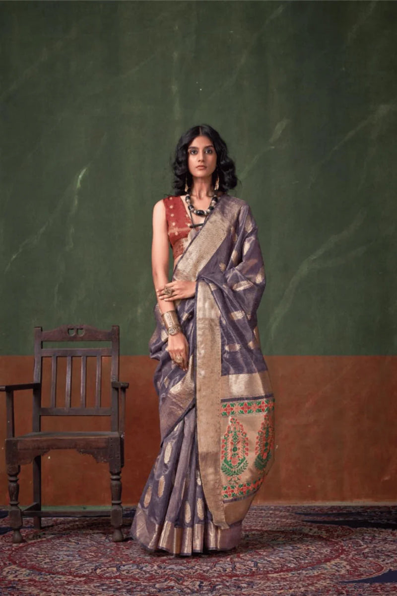 Adjustable fit saree