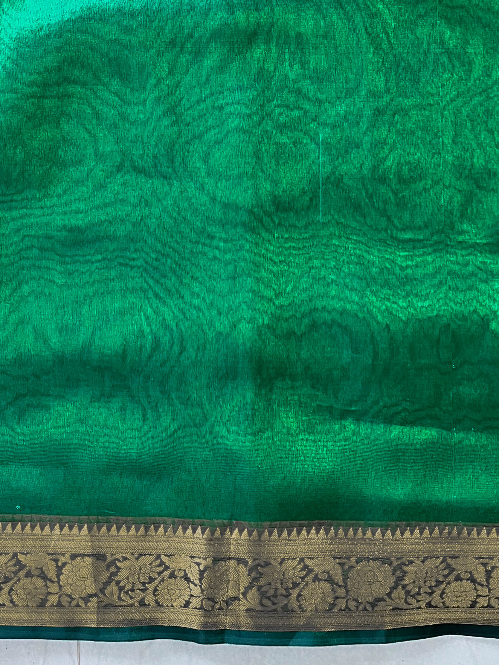 Banarasee Handwoven Green Tissue Saree