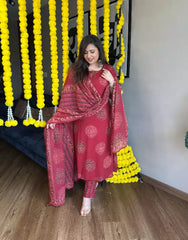 Cotton suit with side pockets