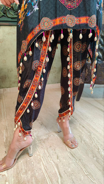 Crepe kurta with shell detailing