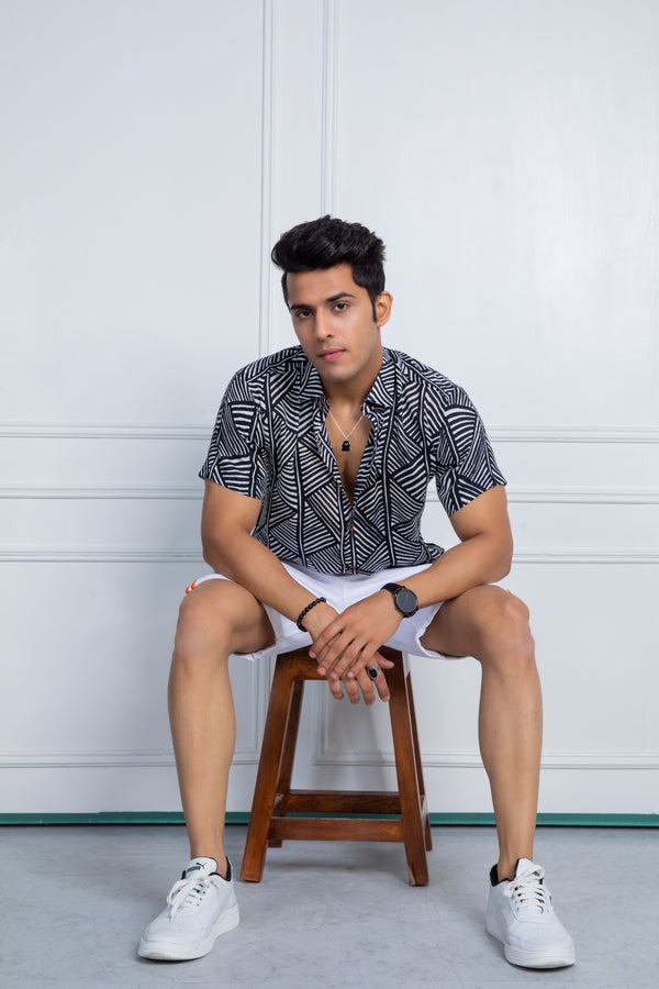Men’s eco-friendly black shirt
