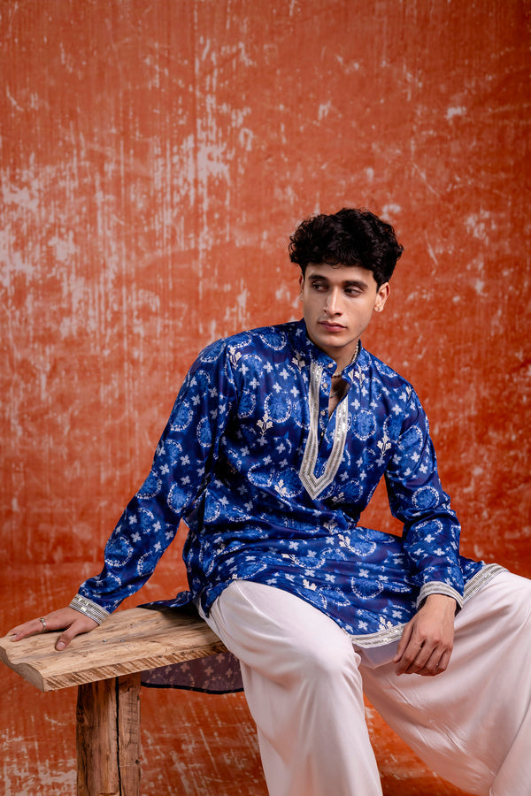 Men’s linen kurta with embroidery