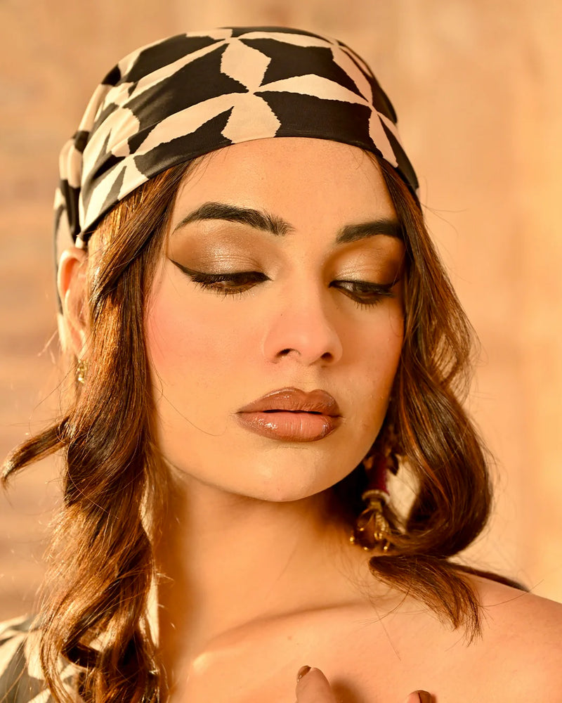 Raas Noir Printed Kaftan with Bandana