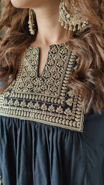 festive kurta outfit for ladies