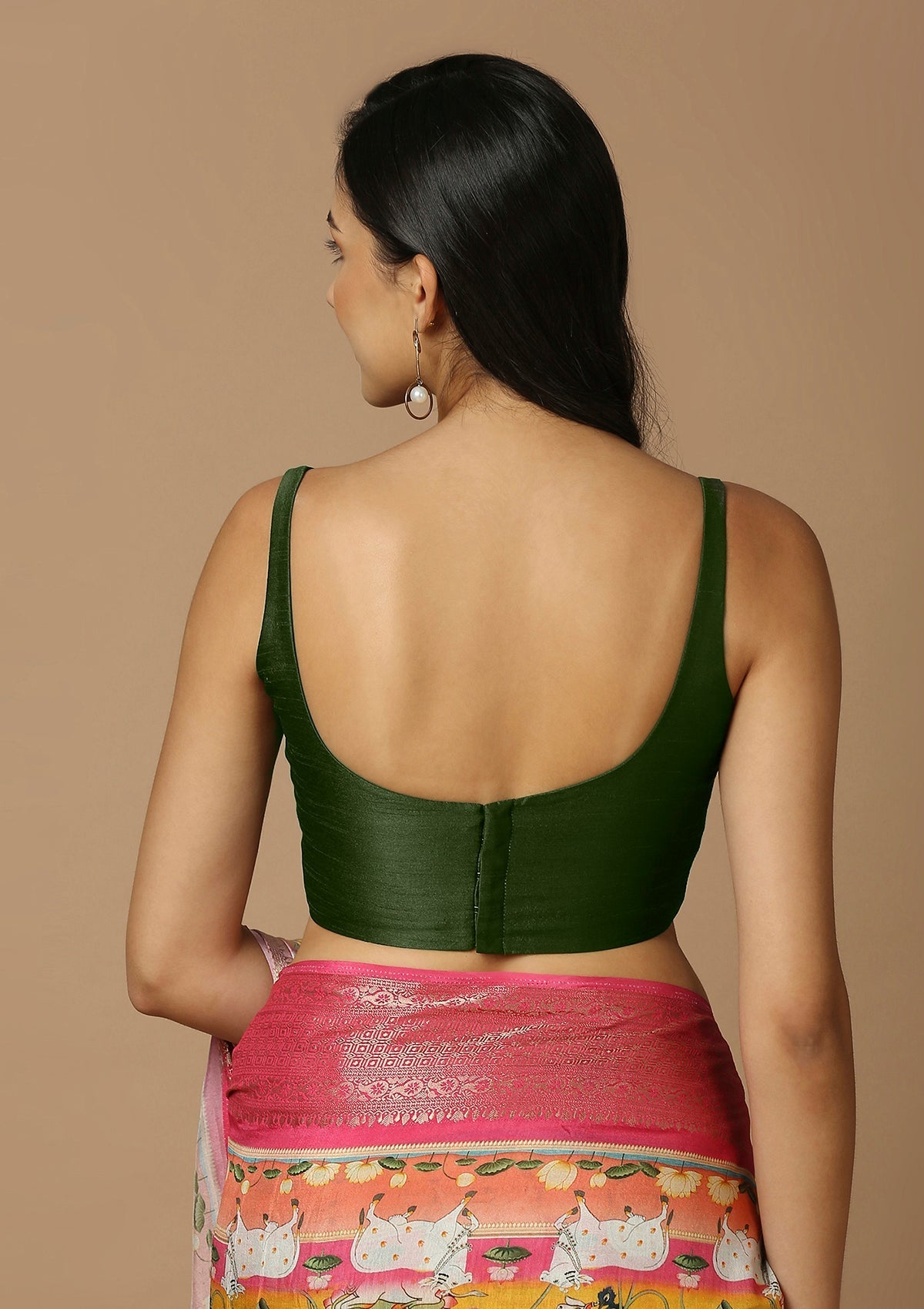 Sleeveless blouse for women