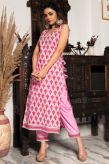 Soft net dupatta with lace detailing