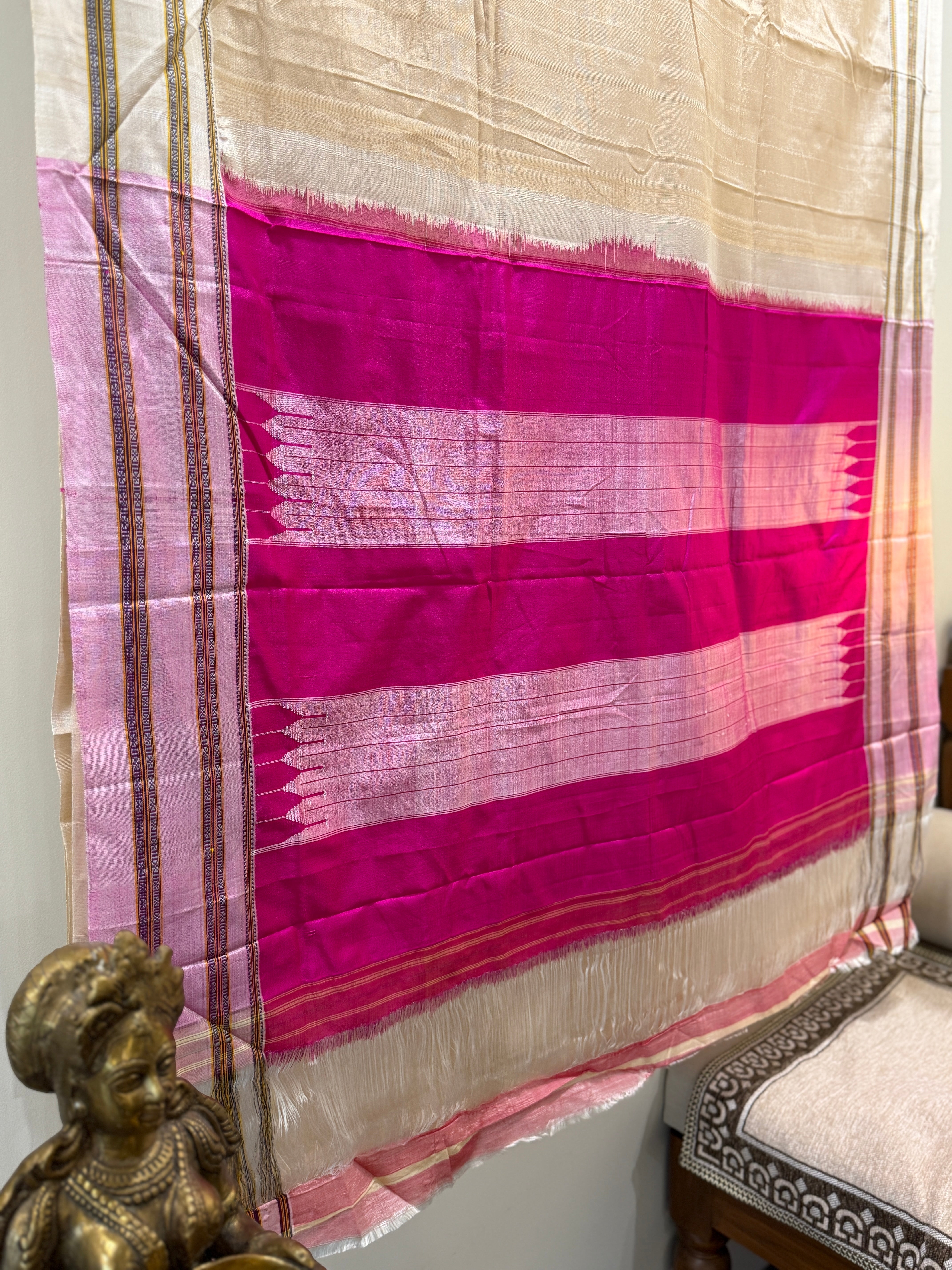 Indian saree with contrast border
