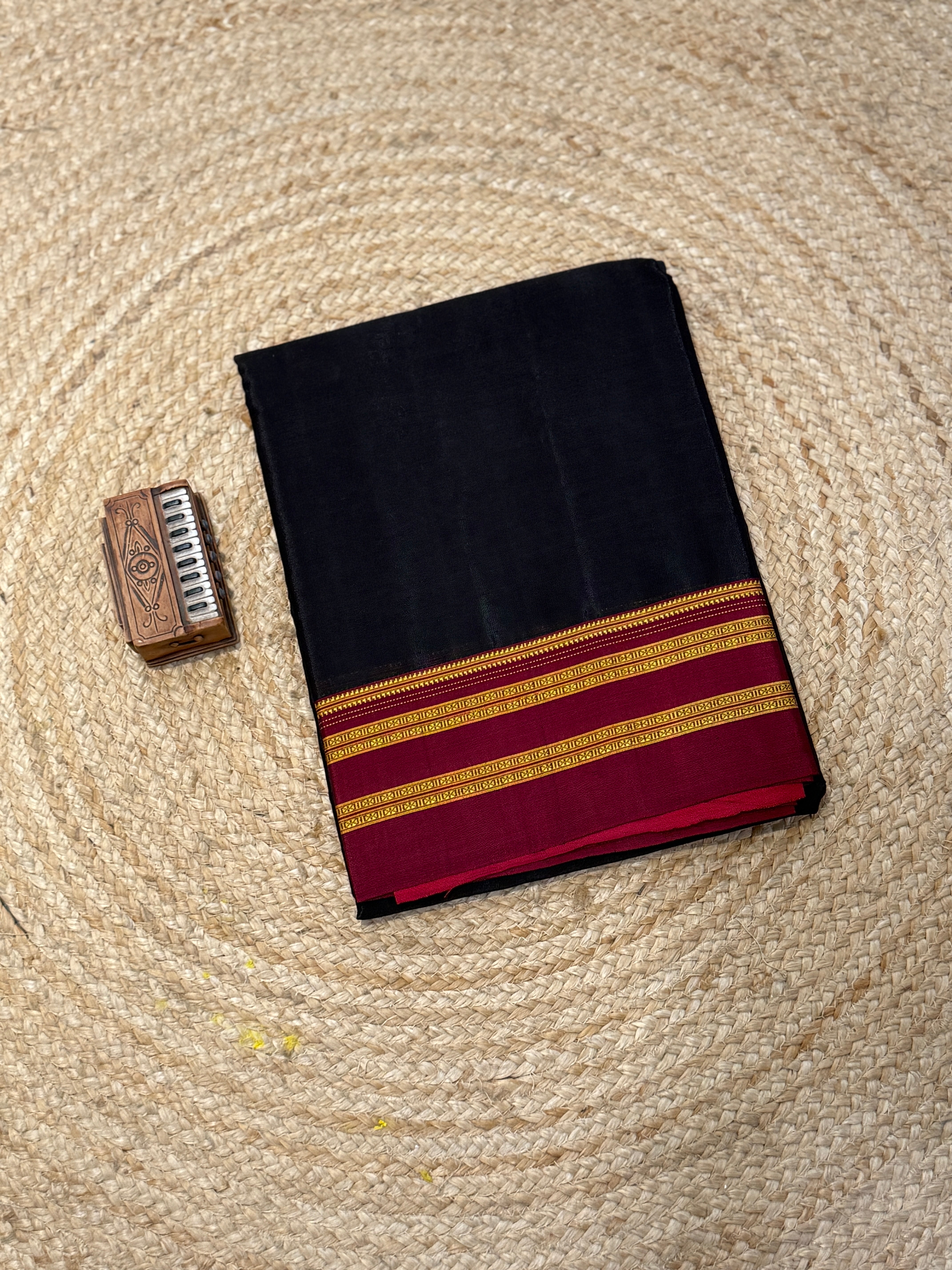 Indian saree with contrast border