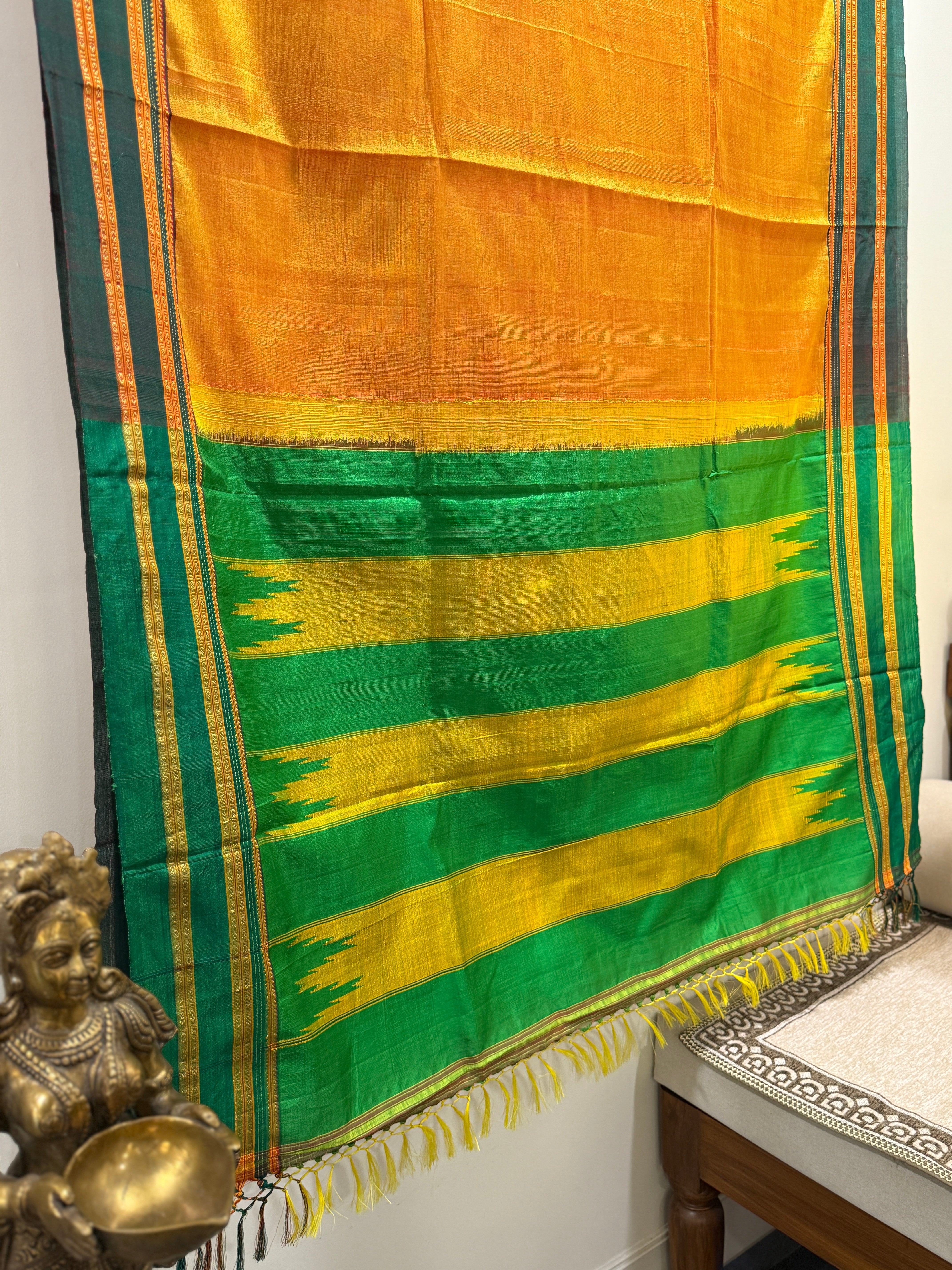 Indian saree with contrast border