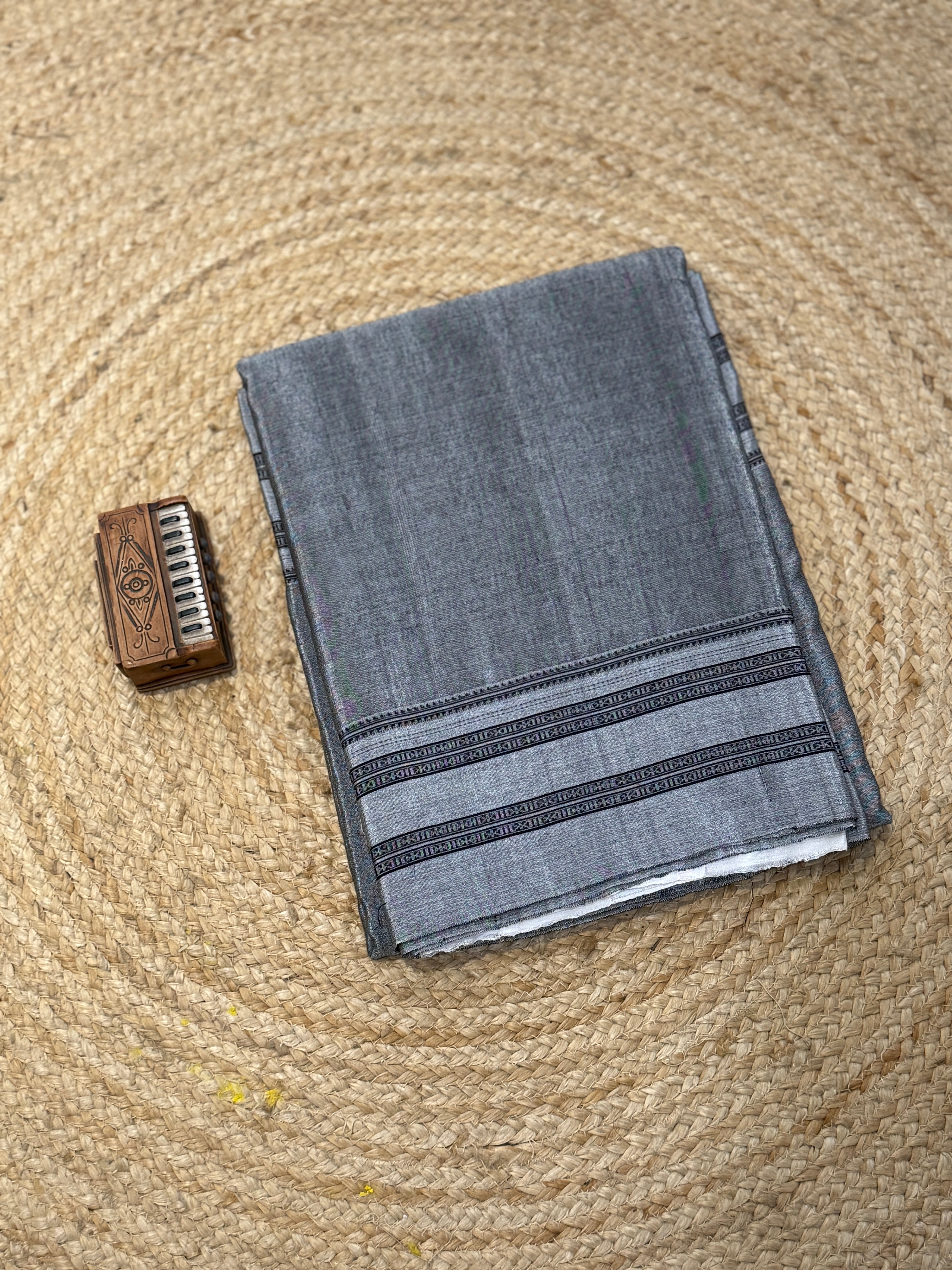 Indian saree with contrast border