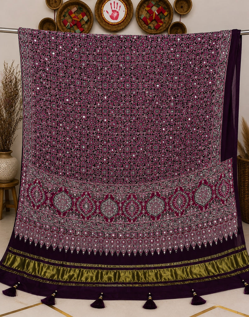 Kaalika Goldline Dupatta