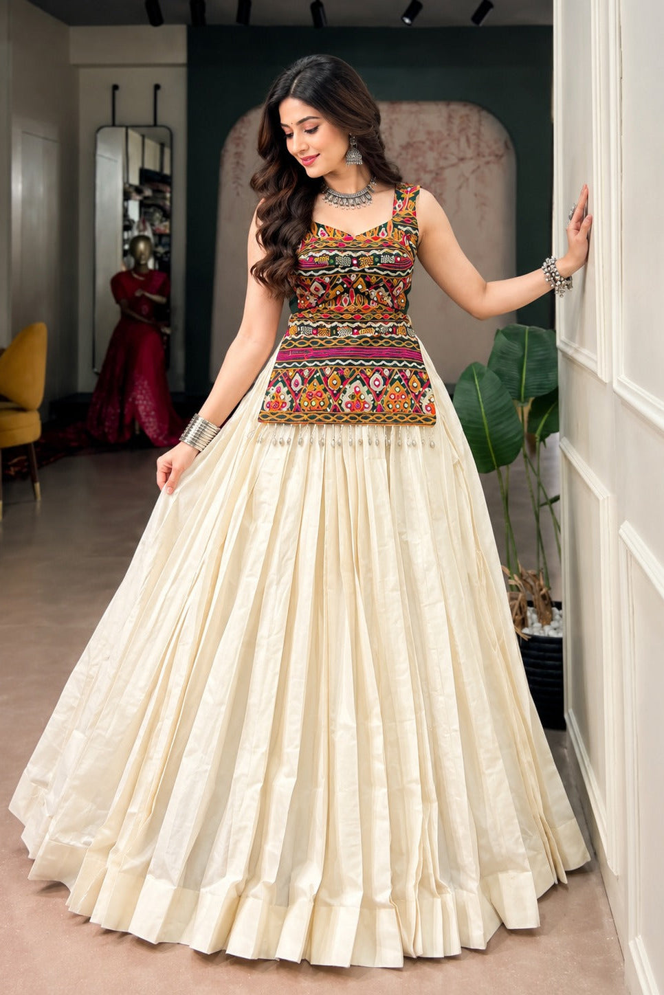 Riwaayat Royale Ivory Lehenga