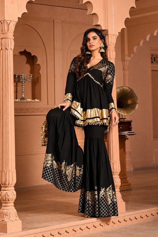 Siyah Sunehri Darbar Sharara Set