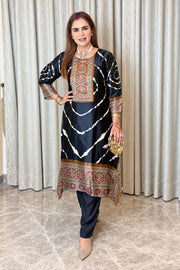 Siyah Rangrez Embroidered Kurta Set