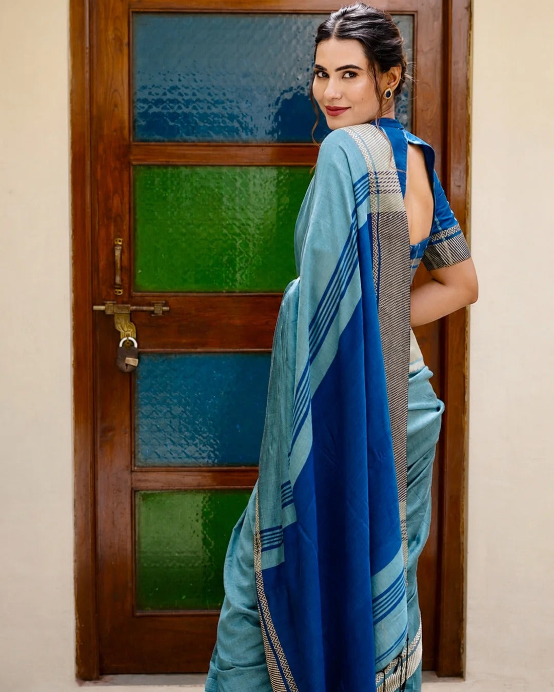 Handloom Cotton Saree with Elegant Contrast Border