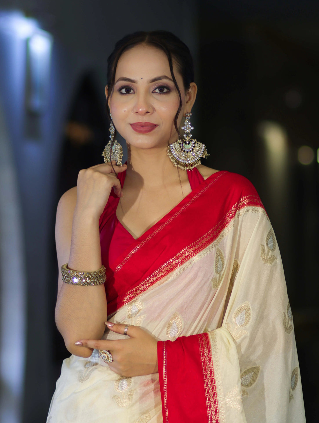 Banarasi Handloom Silk Saree with Rich Contrast Border & Zari Butti