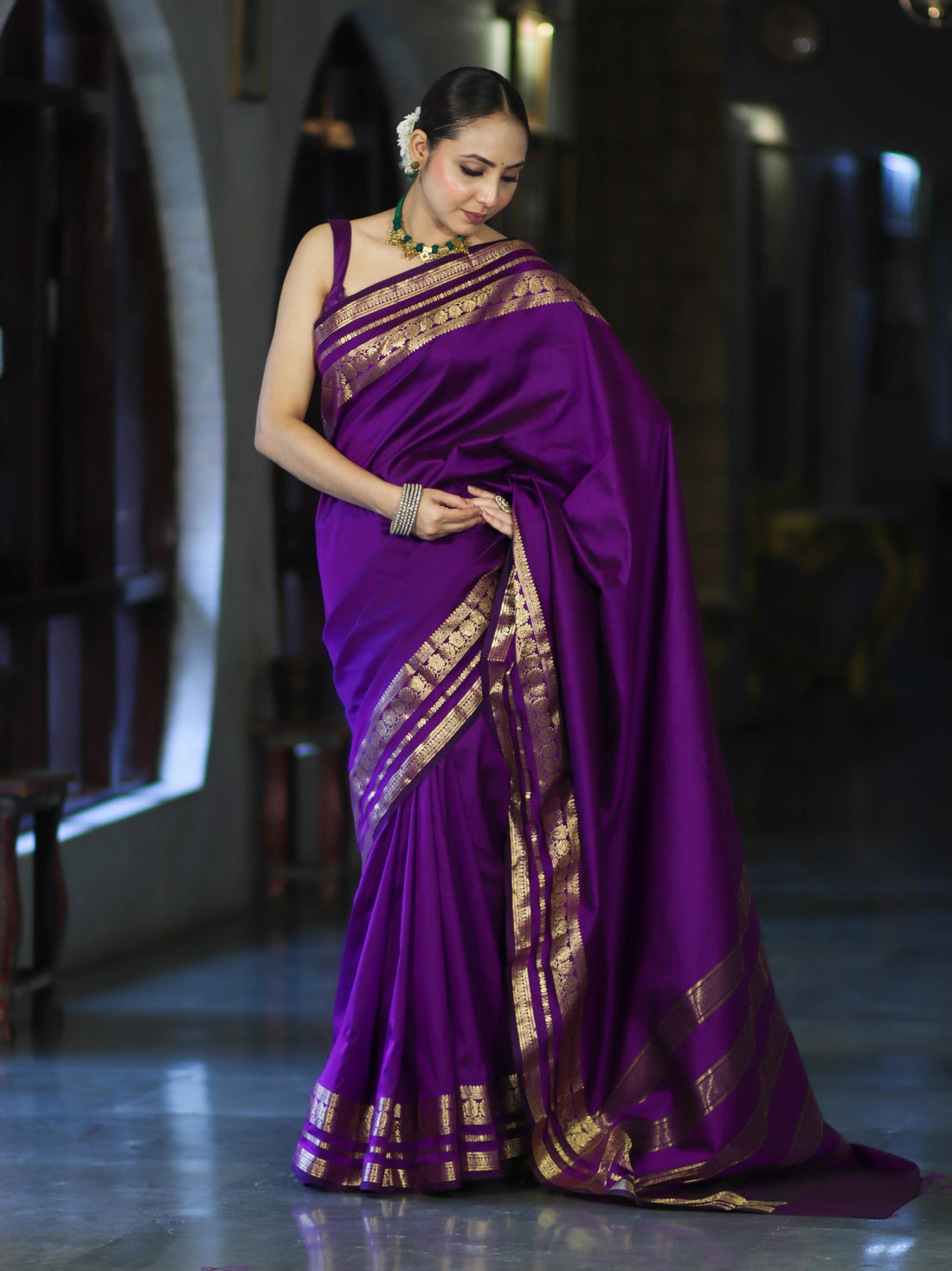 Banarasi Handloom Semi Silk Saree with Intricate Zari Border