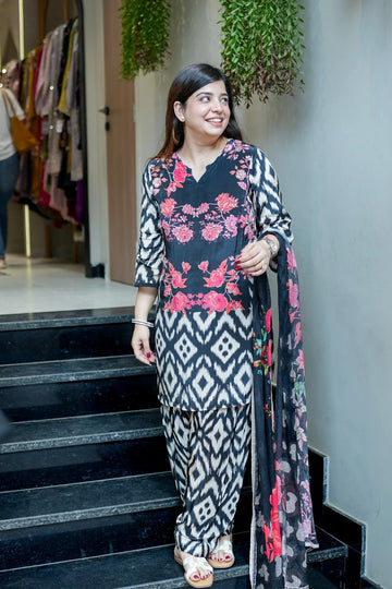 Crepe Vidhita Floral Printed Suit Set