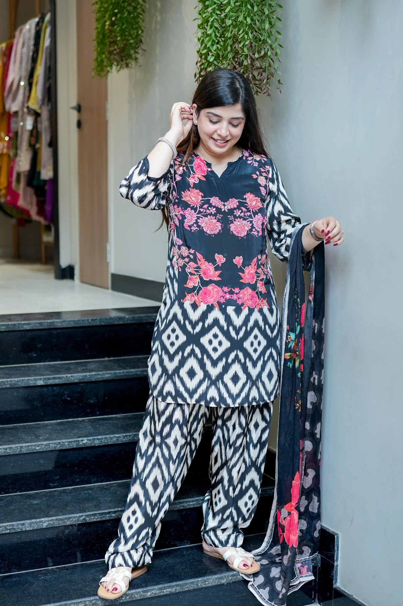 Crepe Vidhita Floral Printed Suit Set