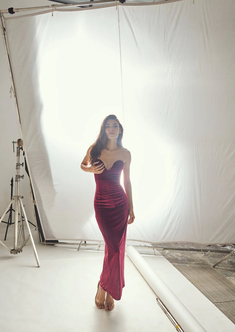 concealed zipper strapless dress