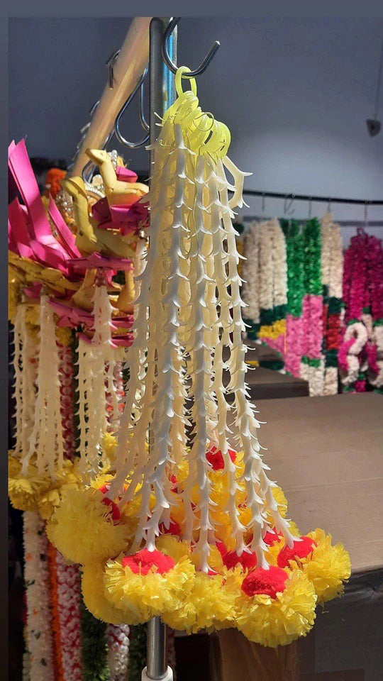 Lilly Marigold Strings – 1ft Plastic Decorative Hanging