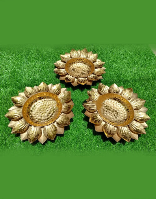 Lotus Petal Urli Iron Set of 3