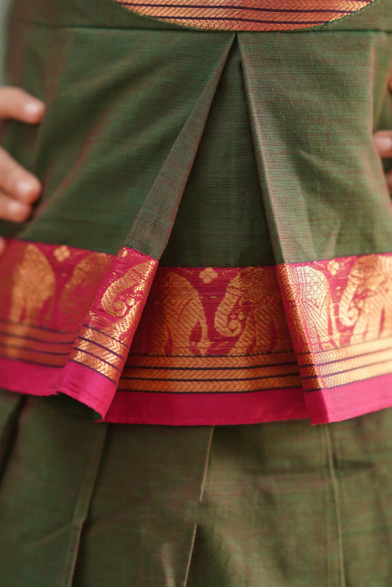 knife pleated pavadai
