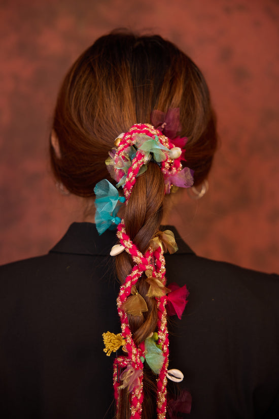 Noori Parandi – Cotton Threads, Mirrors & Beads